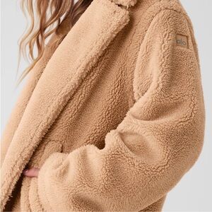 Alo oversized Sherpa trench